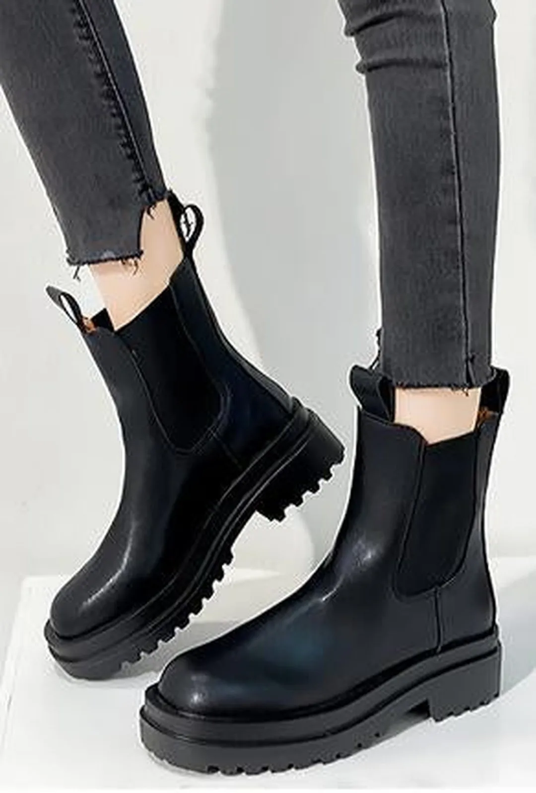 BETINA - CHUNKY CHELSEA BOOTS