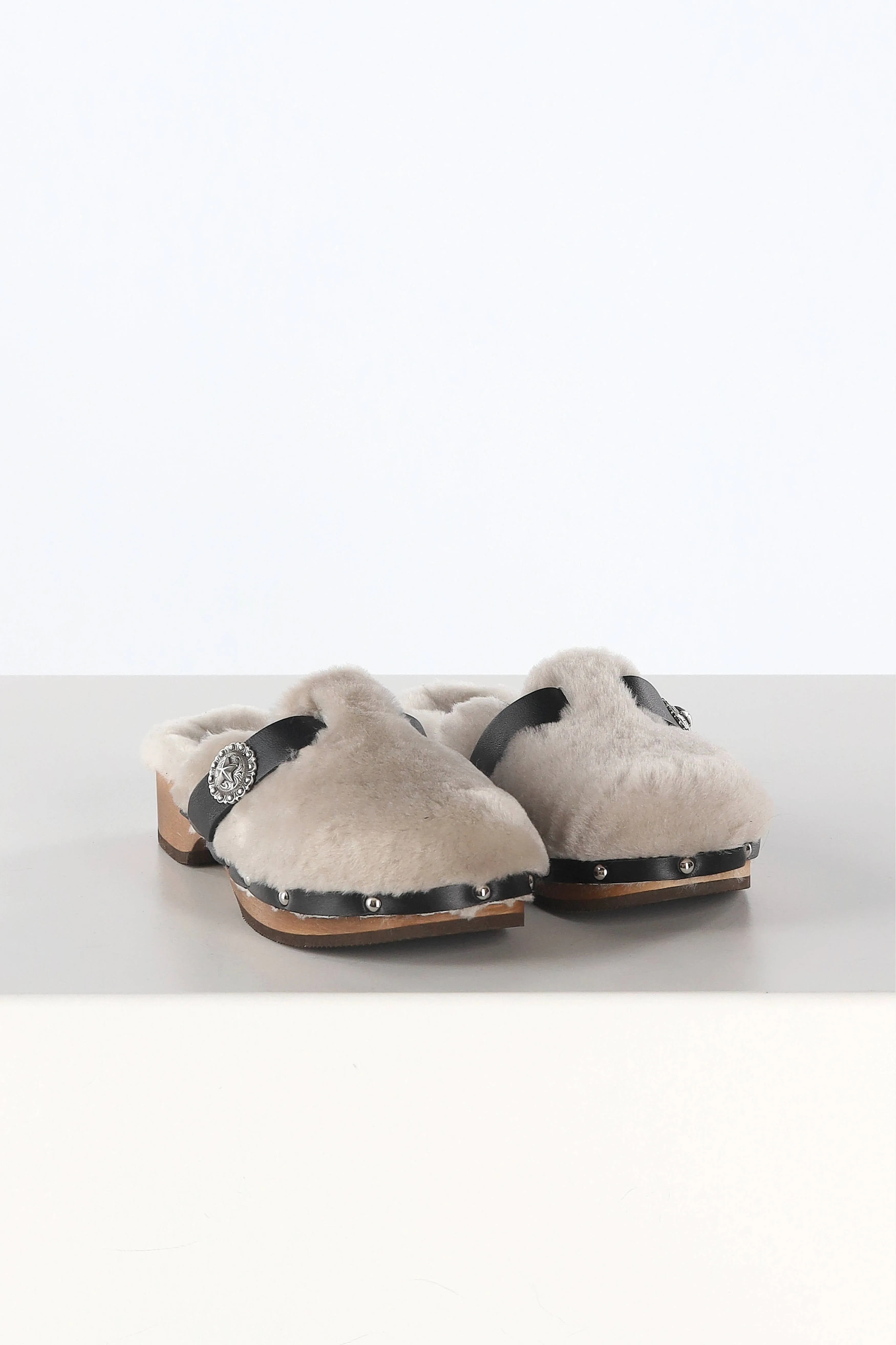 Clogs Allegra Shearling in Honey/Schwarz