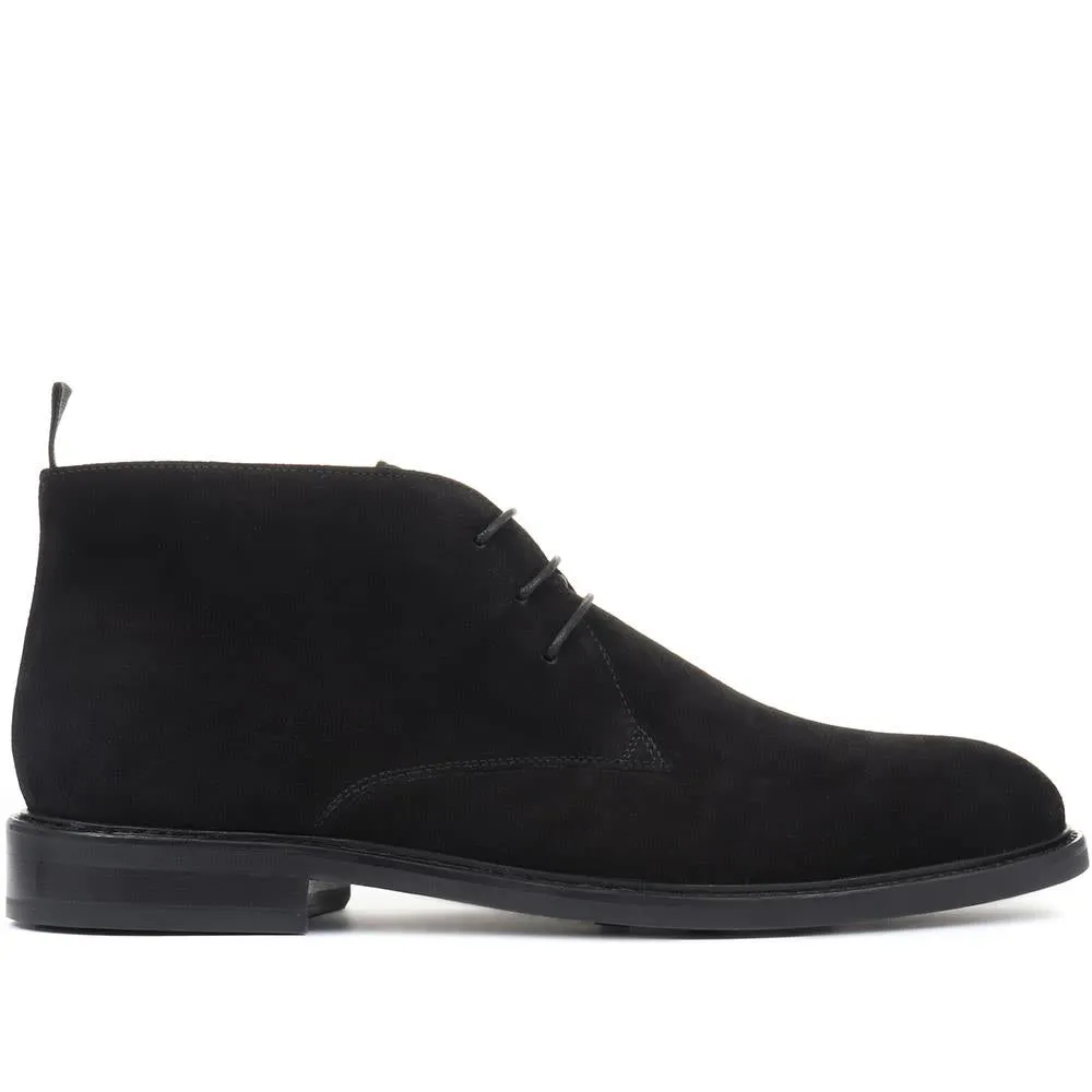 Deacon Suede Chukka Boots - DEACON / 319 224