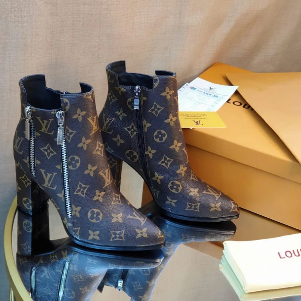 Luxury Boots - LOV - 6069